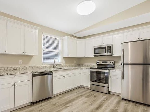 5th image of 705 Mountain Village Dr