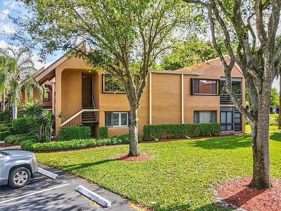 4th image of 11230 Green Lake Dr APT 204