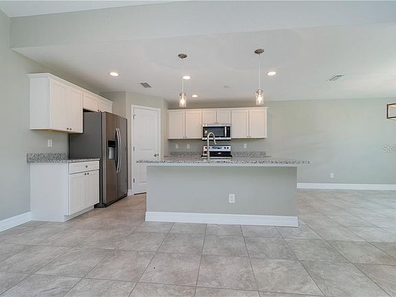 4th image of 128 Yellow Pine Dr