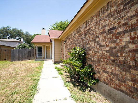 3rd image of 510 Greenlawn Blvd #1