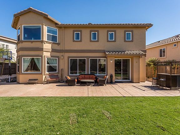 2nd image of 5365 Garlenda Dr