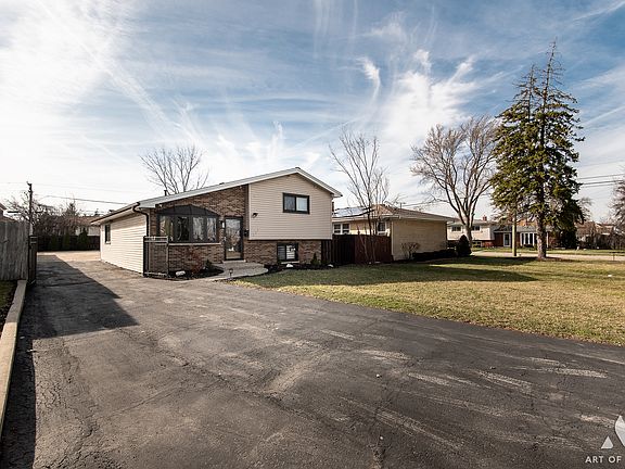 5th image of 204 S Iowa Ave