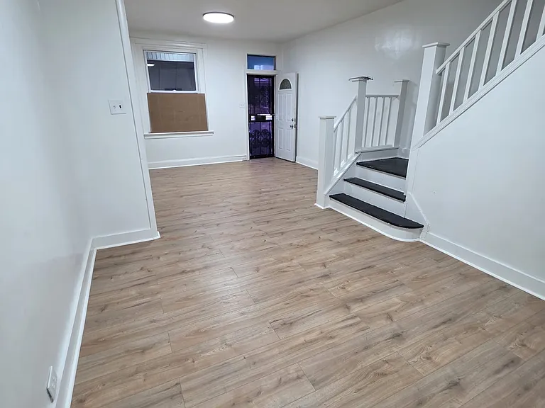 4228 N Fairhill St — Photo 10
