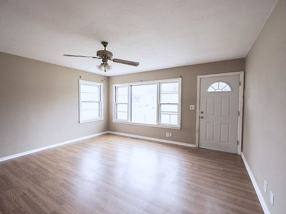 2nd image of 1004 Poplar Ave