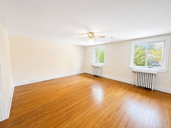 2nd image of 45 Fairleigh Cres