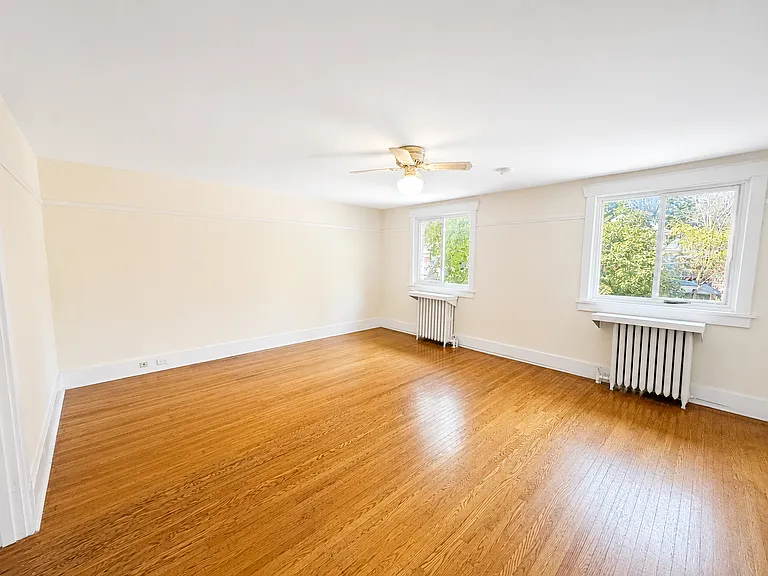 45 Fairleigh Cres — Photo 2