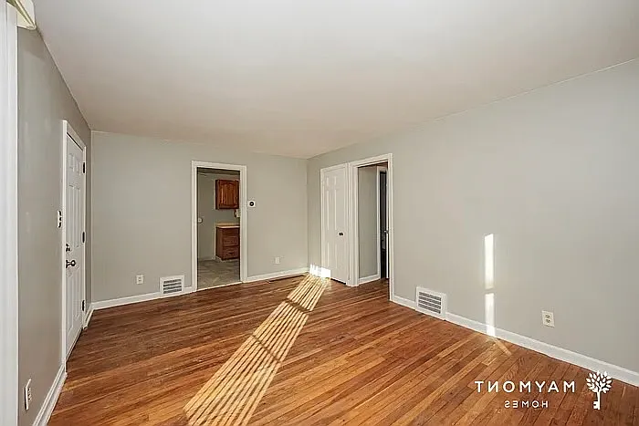 16315 Westview Ave #1 — Photo 5