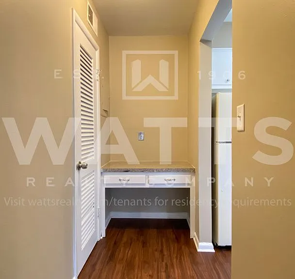 ROEBUCK VILLA APARTMENTS — Photo 10