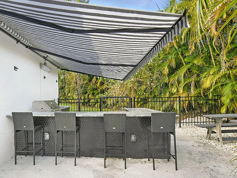15700 Carrera Ln — Photo 31