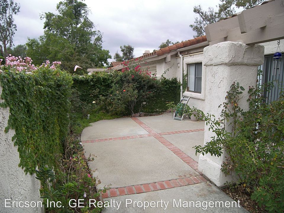 1st image of 633 Greenmeadow Ln
