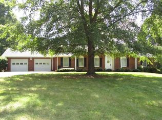 225 Ravenswood Ln, Martinsville, VA 24112