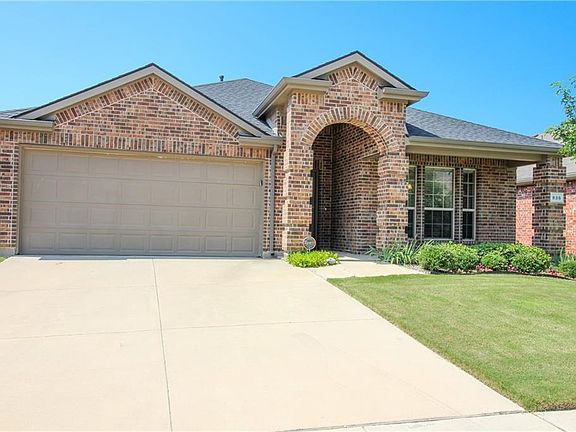 2nd image of 836 Lake Forest Trl