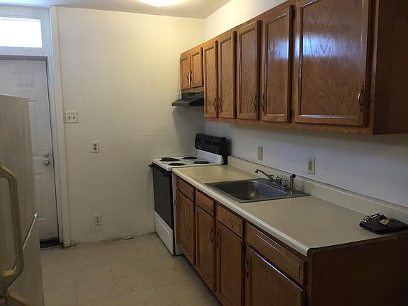 3rd image of 524 N Monroe St