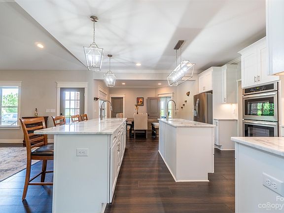 5th image of 2906 Harrington Pl