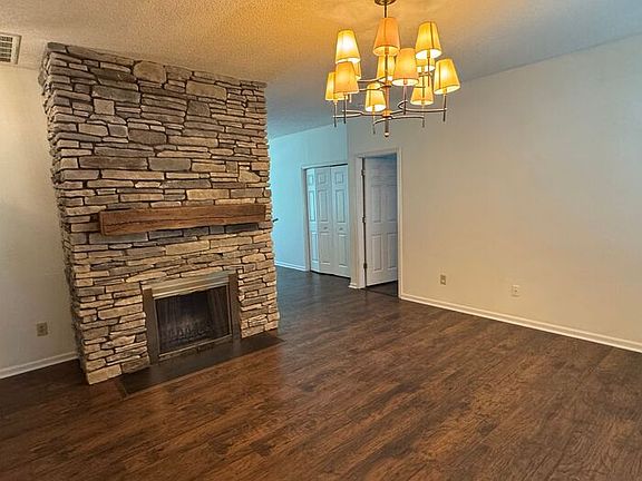 2nd image of 12326 Agate Ln