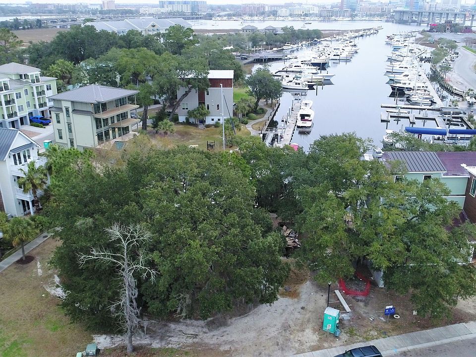 1st image of 12 Mizzen Mast Dr
