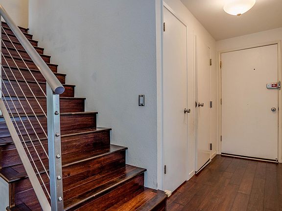 4th image of 513 Blue Water Ln