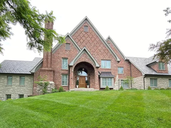 202 Saint Georges Dr, Saint Albans, MO 63073