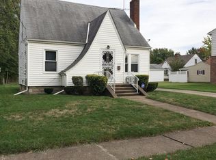 320 Fairlawn Ave, Elyria, OH 44035