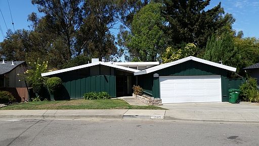 3rd image of 3113 Bridle Dr