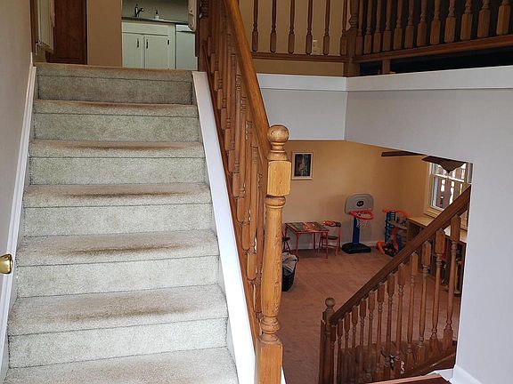 5th image of 5 Candlewood Ct