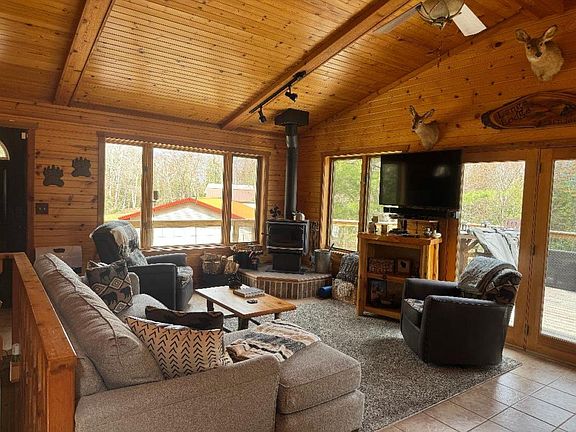 3rd image of 2276 W Allyn Rd