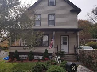 9 Edgewood Dr, Central Valley, NY 10917