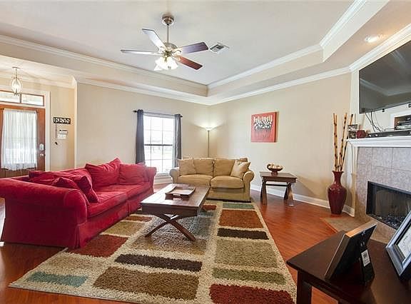 4th image of 110 Gloria Ct