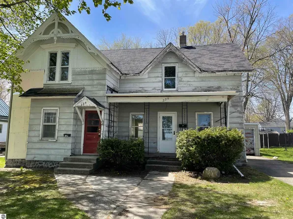 225 N Lincoln Ave, Alma, MI 48801