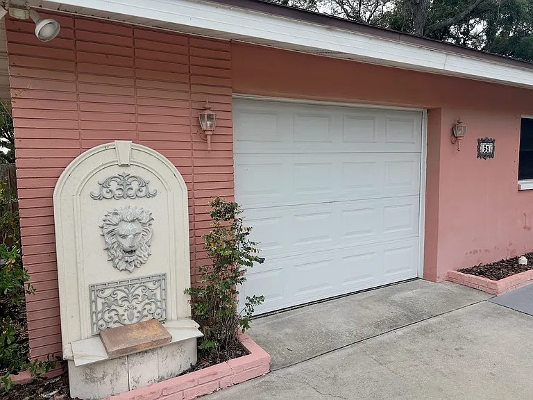 65 Ventura Dr — Photo 3