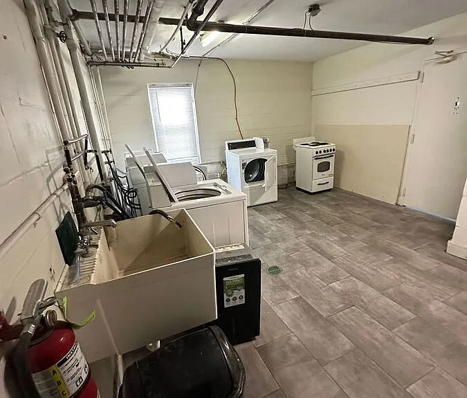 2040 Saunders Ave #301 — Photo 7