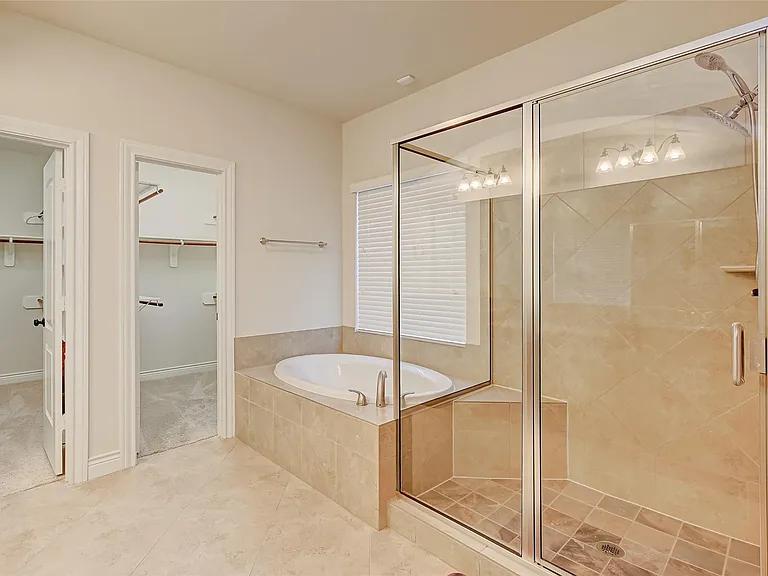 4006 Misty Waters Ln — Photo 25