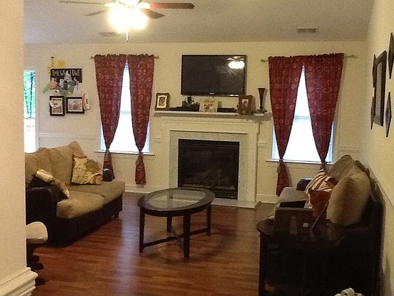 2nd image of 728 Dixon Dr