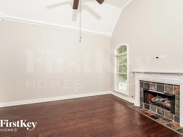 1016 Alford Ave — Photo 4