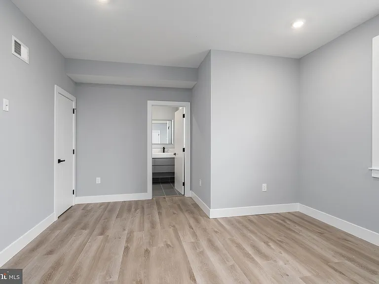 2323 E Cabot St #2 — Photo 10