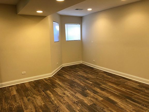 2nd image of 4929 N Winthrop Ave #Gdn