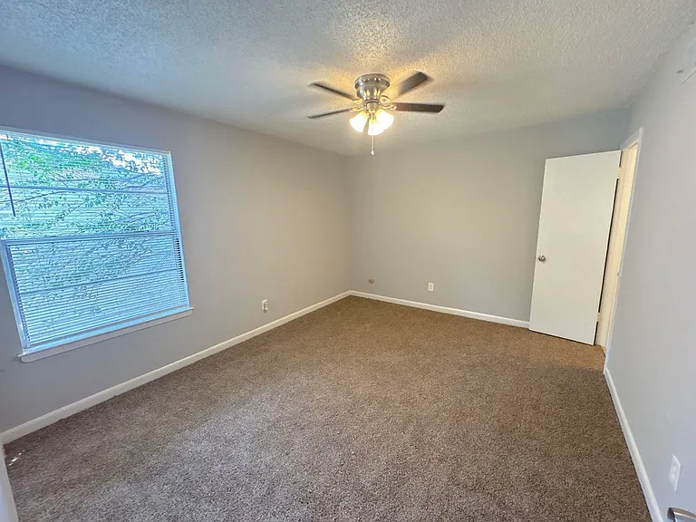 4465 Rose Heather St — Photo 3