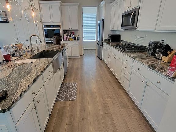 2nd image of 7640 Knotting Hill Ln