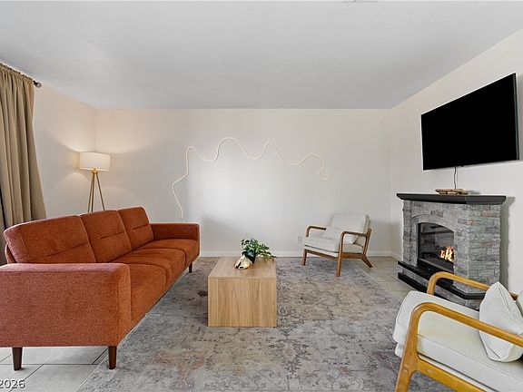 5th image of 544 Oakbrook Ln