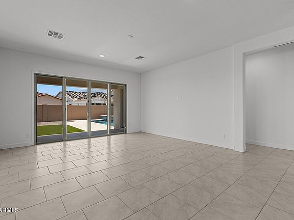 3rd image of 21541 W MARIPOSA Street