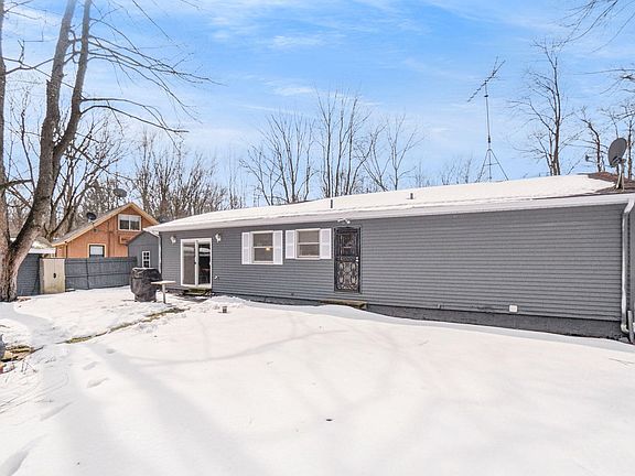 2nd image of 38623 52nd St