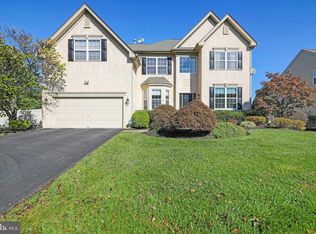 18 Riding Run Dr, Marlton, NJ 08053