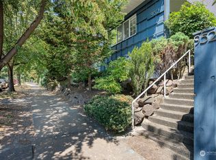 952 N 35th St APT 102, Seattle, WA 98103