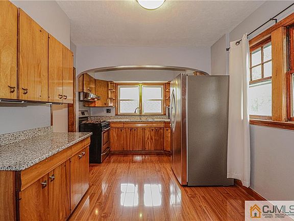 5th image of 296 E 5th Ave