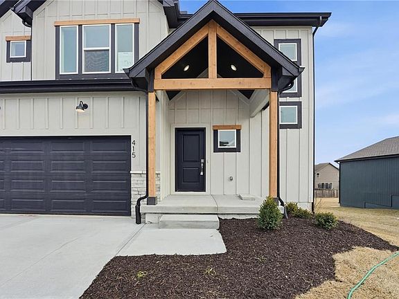 3rd image of 415 Woodview Dr