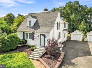 9 Haines Dr, Moorestown, NJ 08057