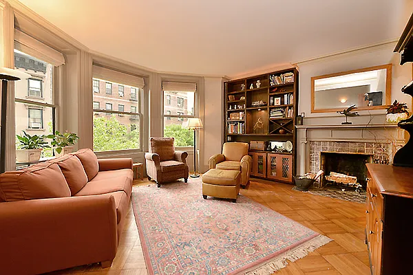 Sold by DALAZAR | media 12