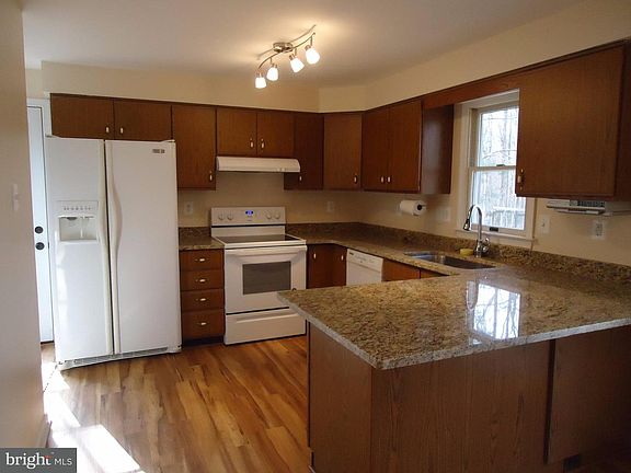 2nd image of 10467 Mountain Laurel Ln