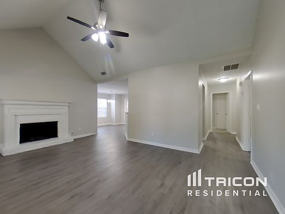 3rd image of 420 Stoneridge Ct