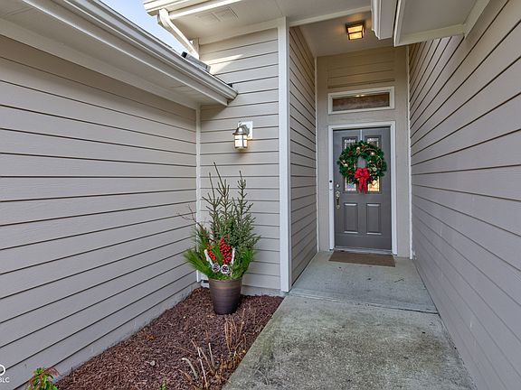 3rd image of 10821 Seaview Ln